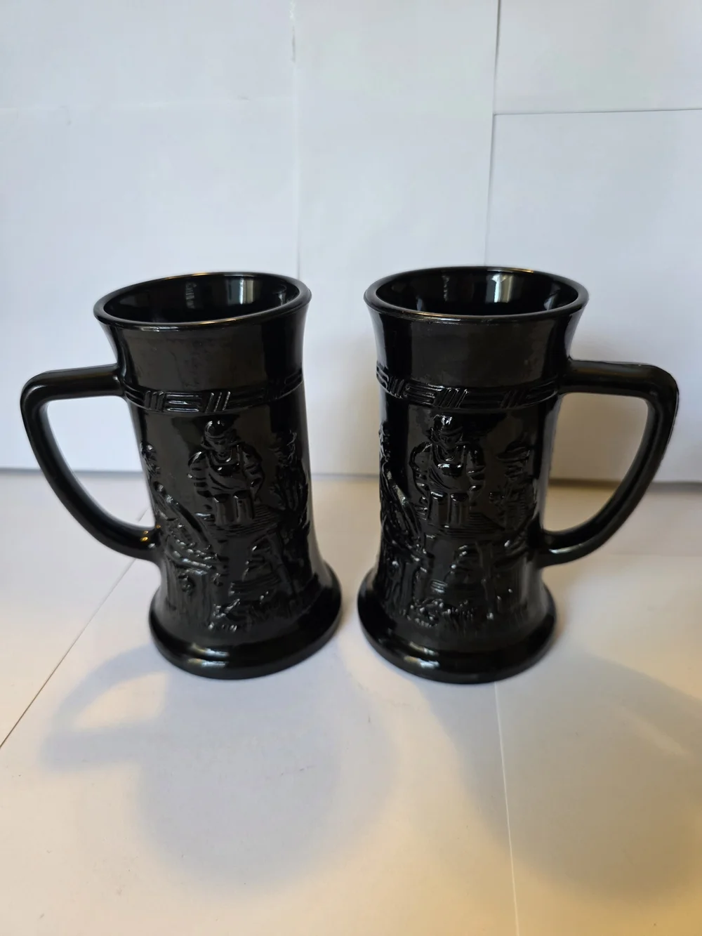 Vintage Tiara Indiana Glass Black Amethyst Tavern Scene Beer Mug Set of 2